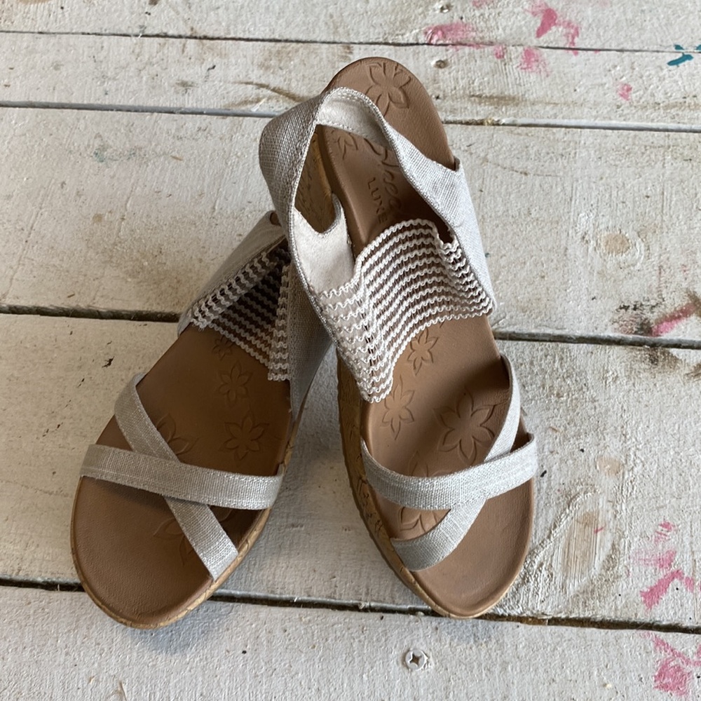 Sketchers luxe foam wedge sandals
